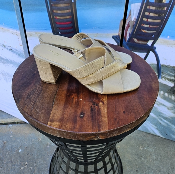 Ann Taylor Women's Block Heels - Picture 6 of 9